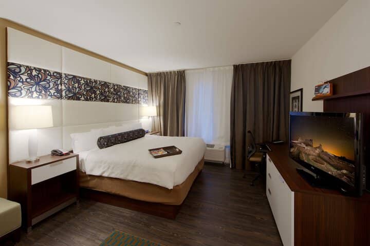 Room 18 of 85