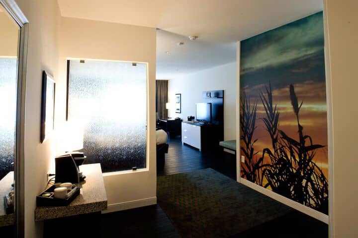 Room 11 of 85