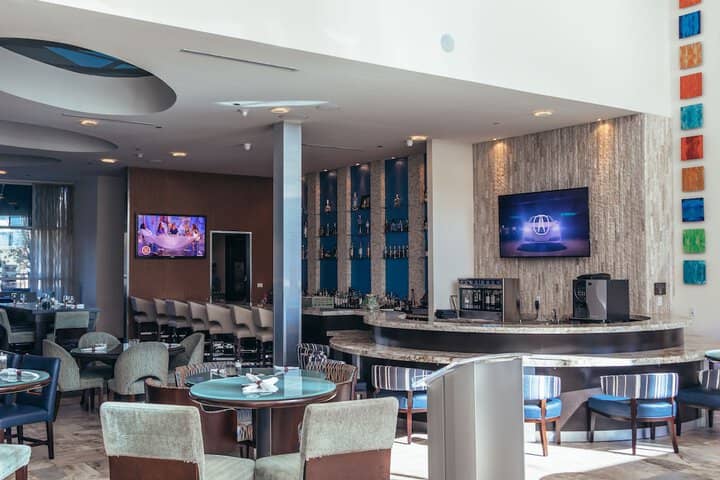 Lounge 66 of 85
