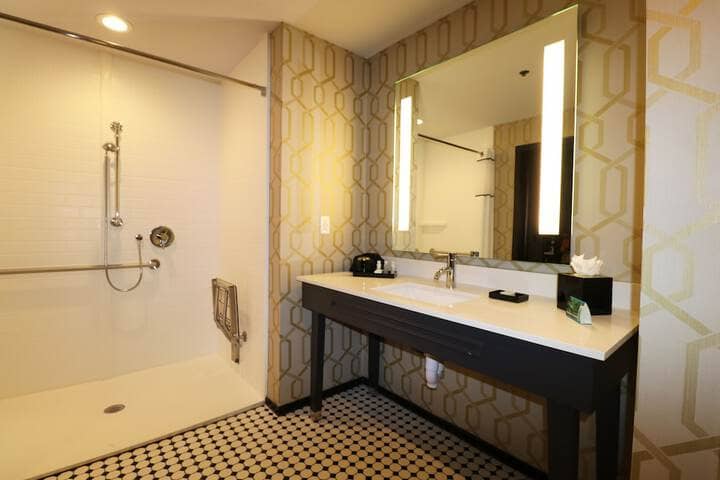 Room 12 of 35