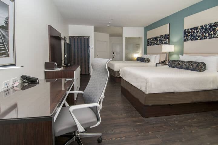 Room 26 of 85