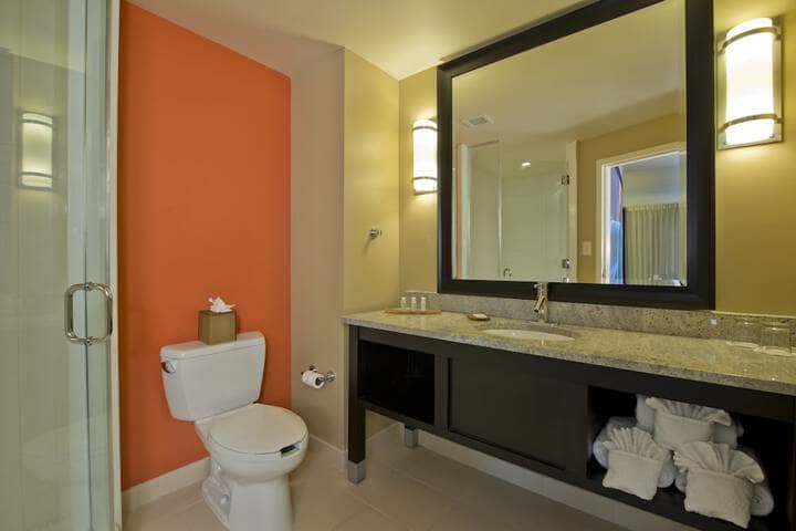Room 7 of 28